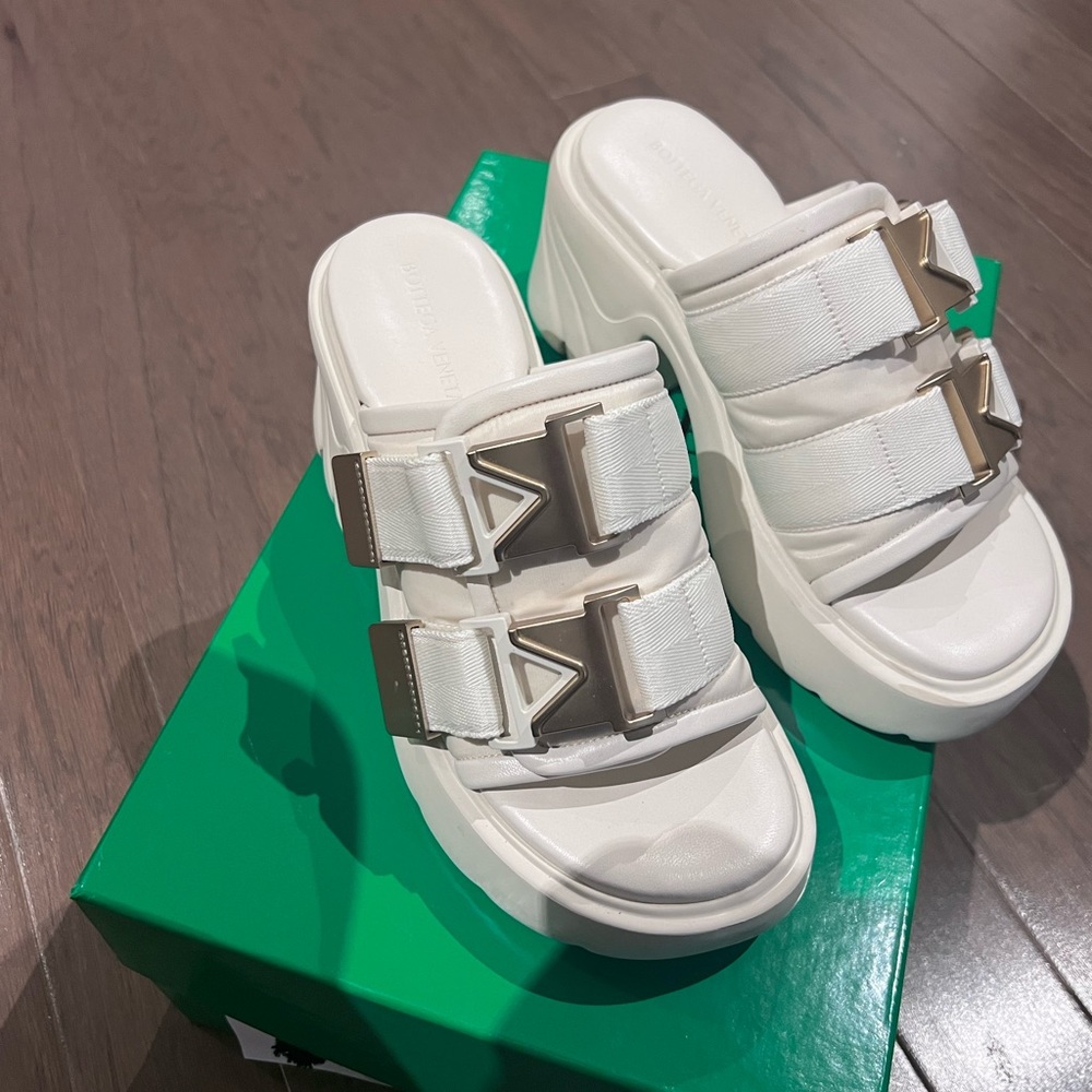 BOTTEGA VENETA Flash sandal bomber string